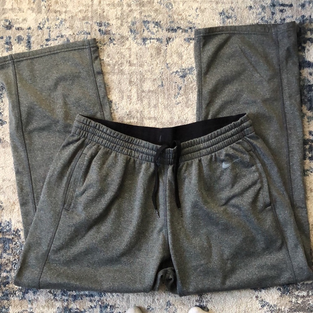 Men’s Nike Fleece Lined Sweatpants - Picture 2 of 5